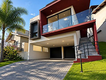 Casa � Venda no Terras de Atibaia 1 com Piscina